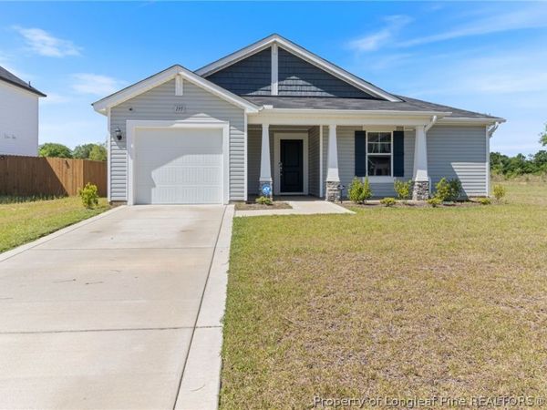 195 Bracknell Lane, Raeford, NC 28376