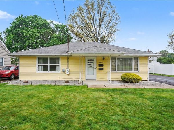 2651 11th Street , Cuyahoga Falls, OH 44221