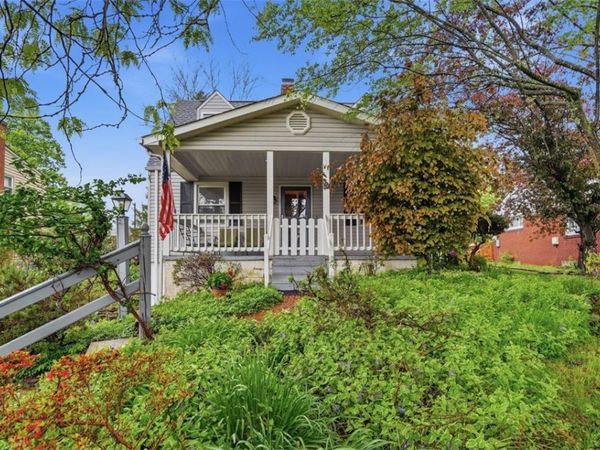 122 Mason Dr , Glenshaw, PA 15116