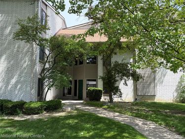 31993 W 12 Mile Road, Farmington Hills, MI 48334