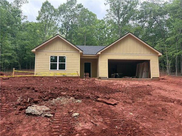 299 Shore Crest Drive , Martin, GA 30557