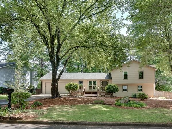 9665 Pine Thicket Way , Roswell, GA 30075