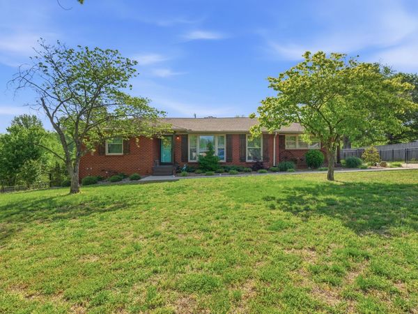 210 S Sequoia Dr, Springfield, TN 37172
