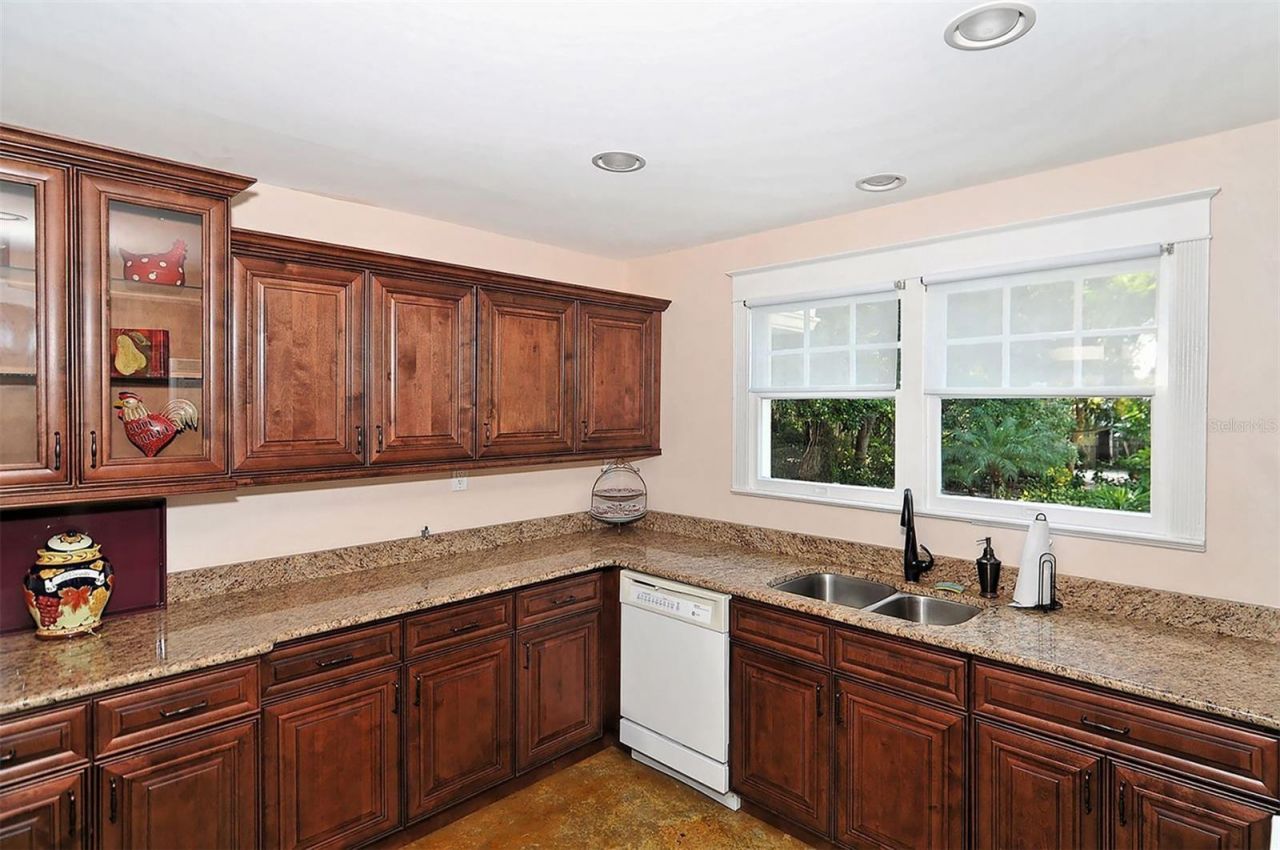 1720 Glenhouse Drive, Unit 326, Sarasota, FL 34231 Photo