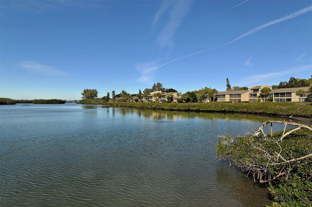 1720 Glenhouse Drive, Unit 326, Sarasota, FL 34231 Photo