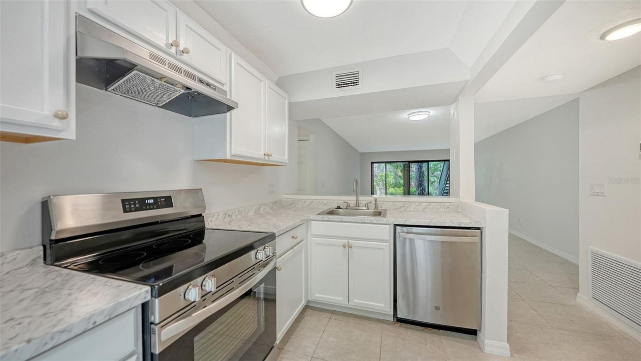 1720 Glenhouse Drive, Unit 326, Sarasota, FL 34231 Photo