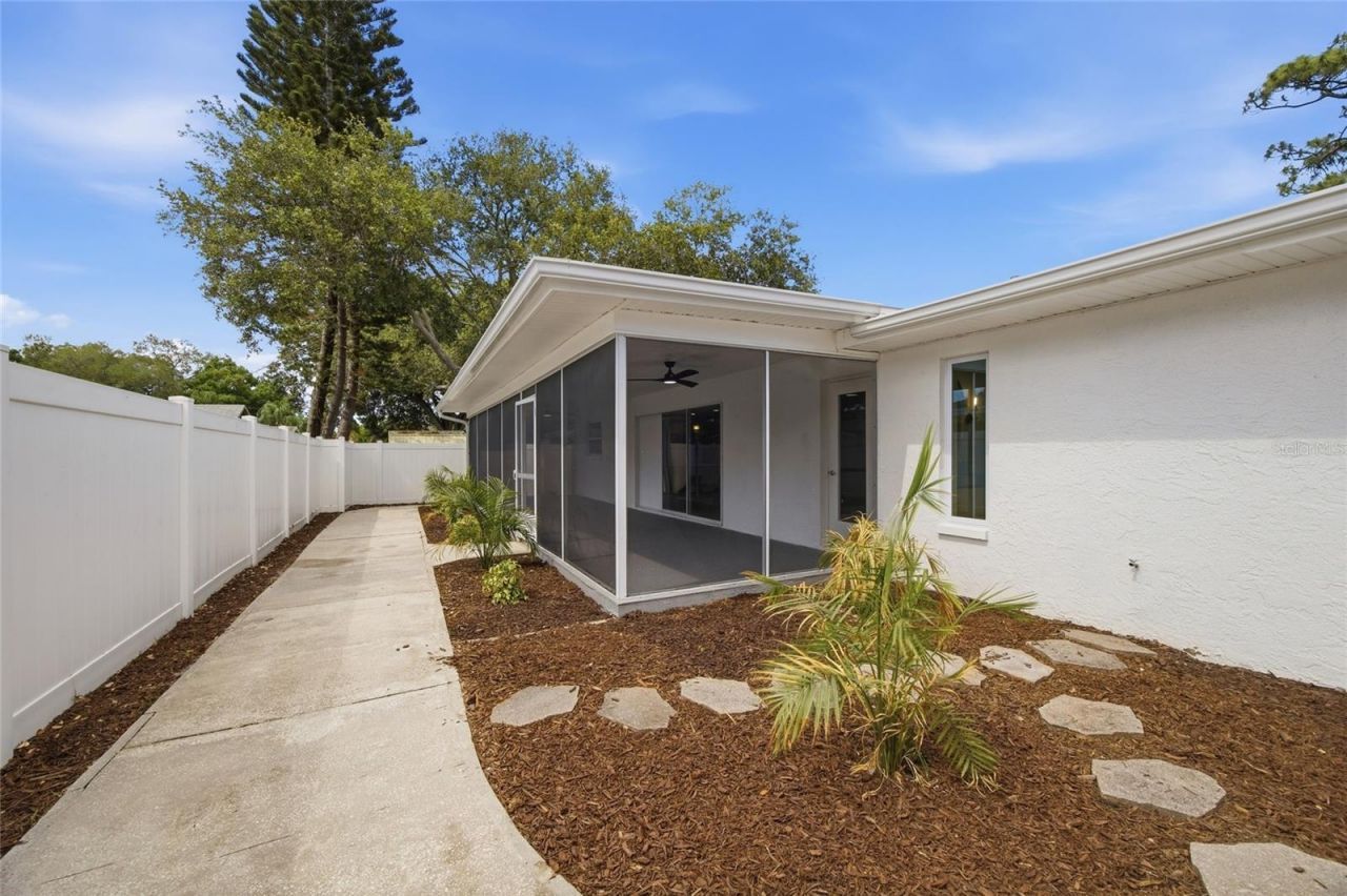 7520 20th Street N, Saint Petersburg, FL 33702 Photo