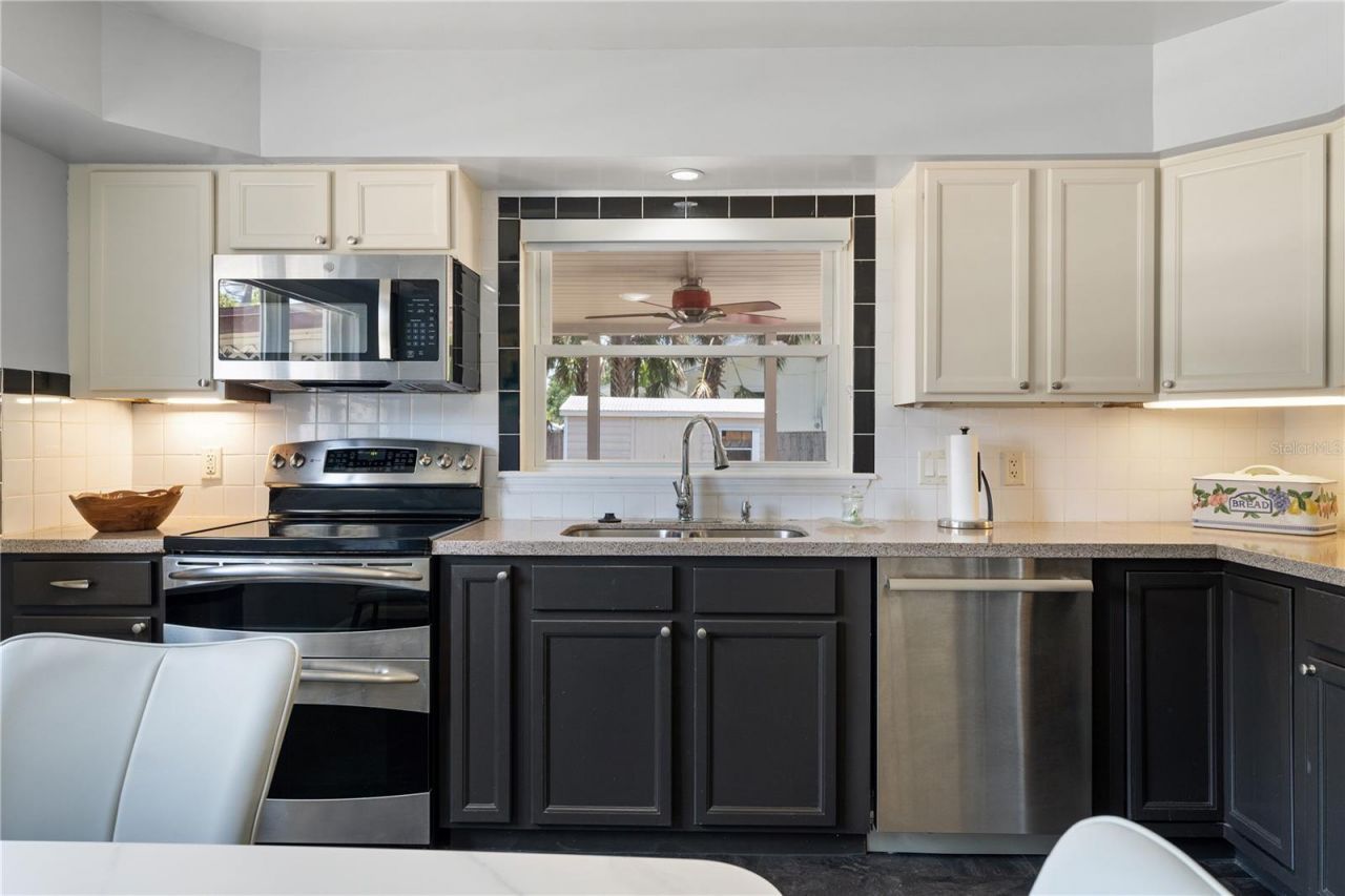 138 Pearl Avenue, Sarasota, FL 34243 Photo