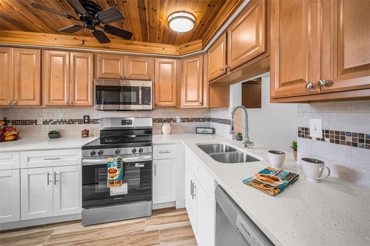 4200 Hampton Drive, Unit 4200, New Port Richey, FL 34652 Photo