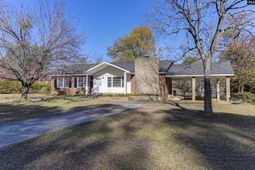 5802 Mcmillan Circle photo 4
