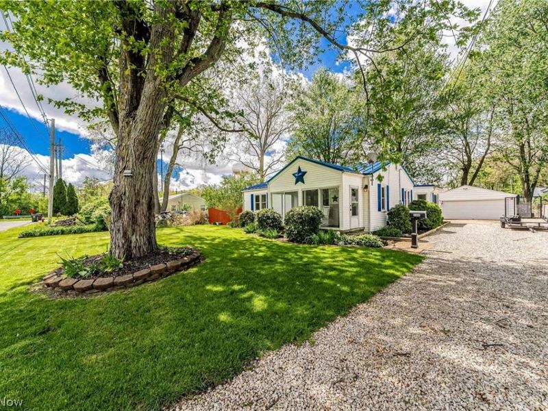 380 Broadway Street, Amherst, OH 44001 Photo 1