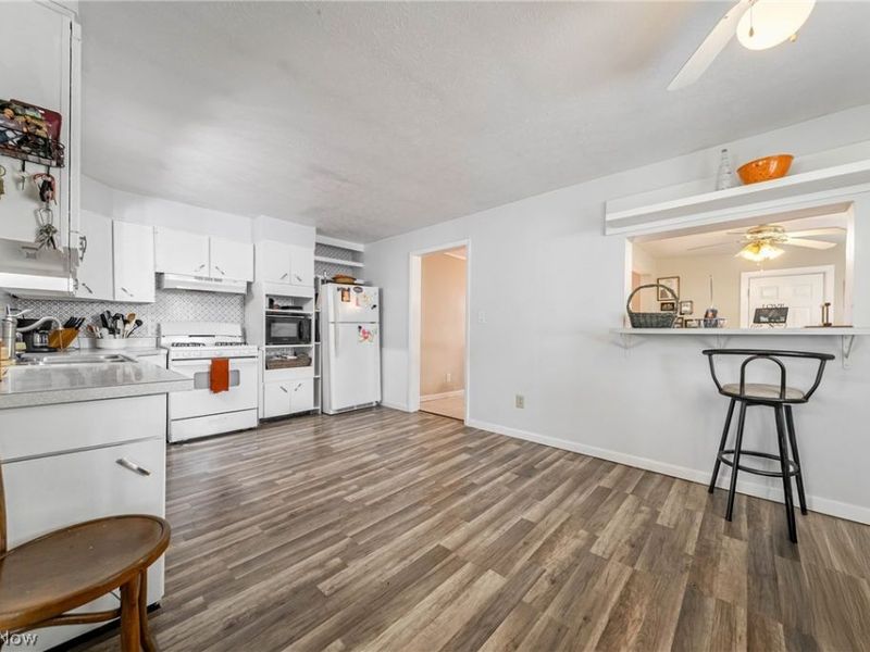 380 Broadway Street, Amherst, OH 44001 Photo 13