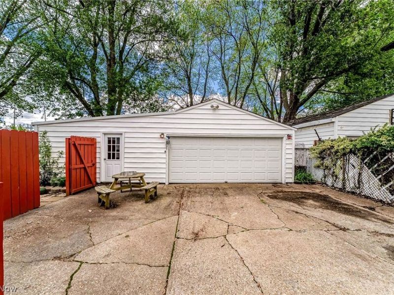 380 Broadway Street, Amherst, OH 44001 Photo 20
