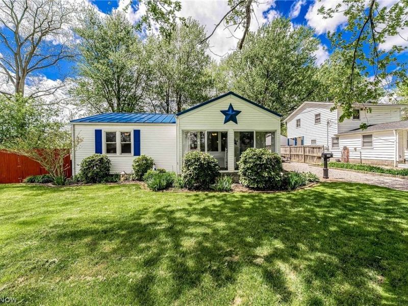 380 Broadway Street, Amherst, OH 44001 Photo 3