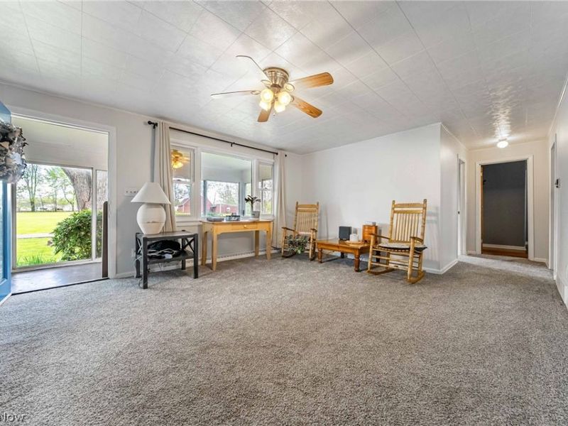 380 Broadway Street, Amherst, OH 44001 Photo 6