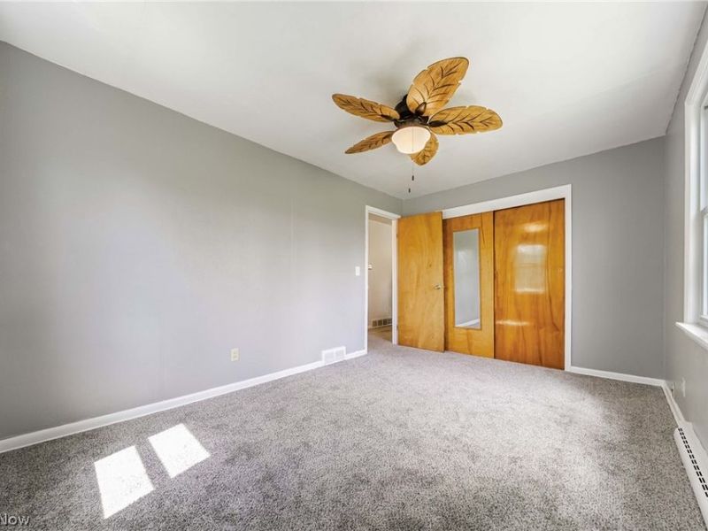 380 Broadway Street, Amherst, OH 44001 Photo 8