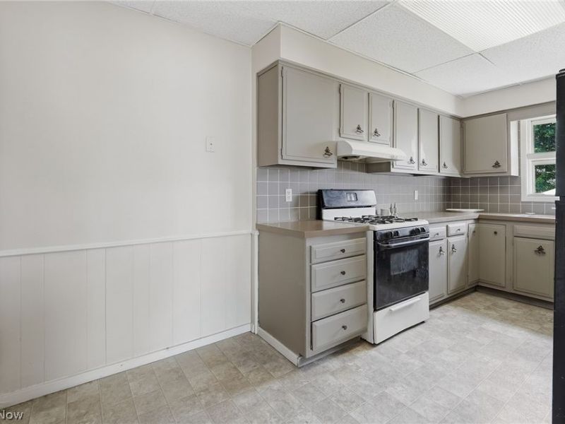2310 17th Street SW, Akron, OH 44314 Photo 13