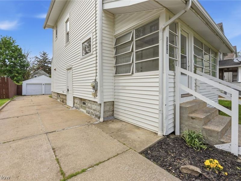 2310 17th Street SW, Akron, OH 44314 Photo 3