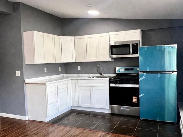 West Islip, NY 11795