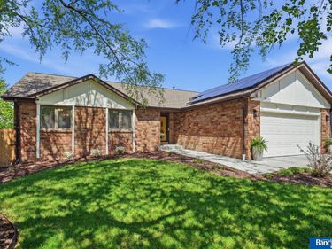 7232 Twin Oaks Road, Lincoln, NE 68516