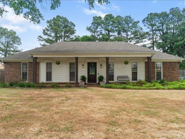 1674 BRIERBROOK RD, Germantown, TN 38138