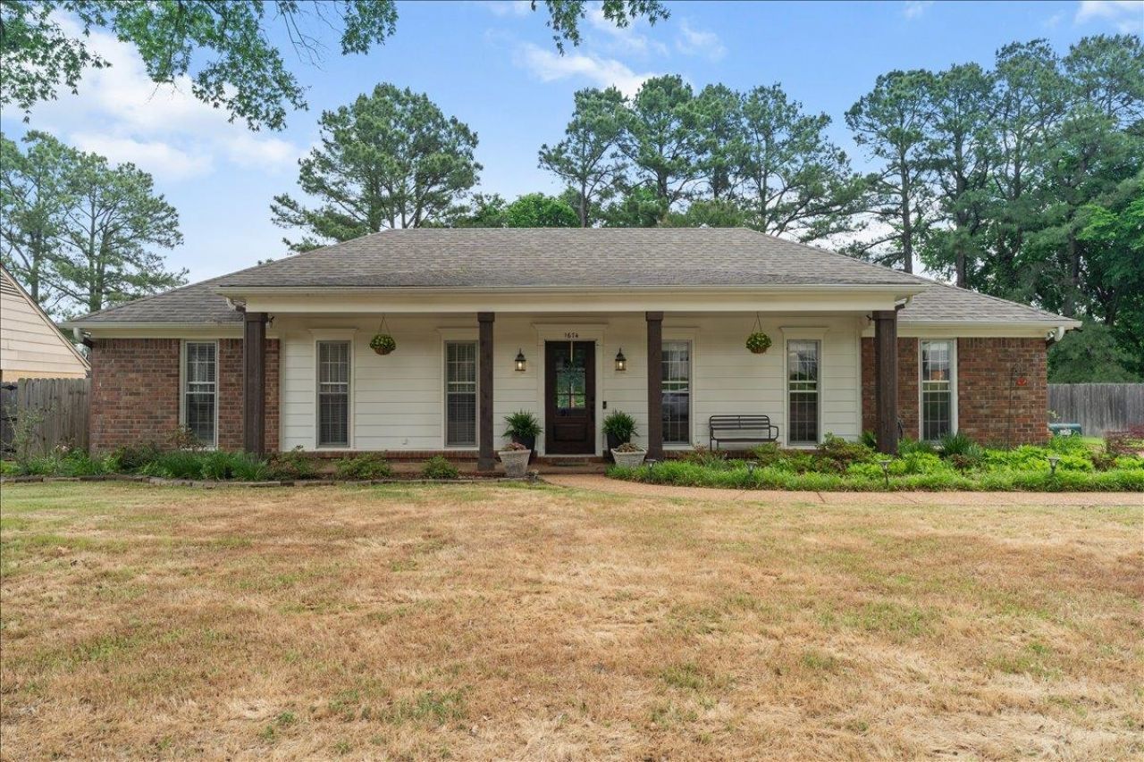 1674 Brierbrook Rd, Germantown, TN 38138 Main Photo