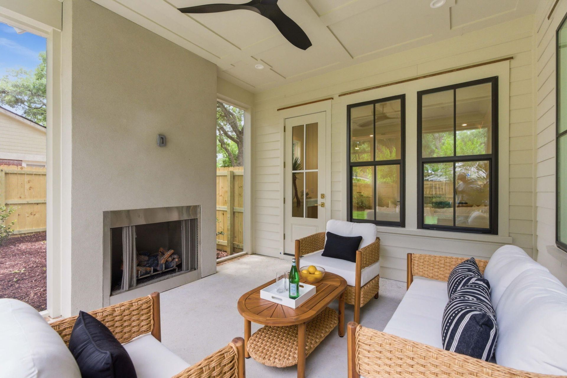 677 Ferry Street Photo 26