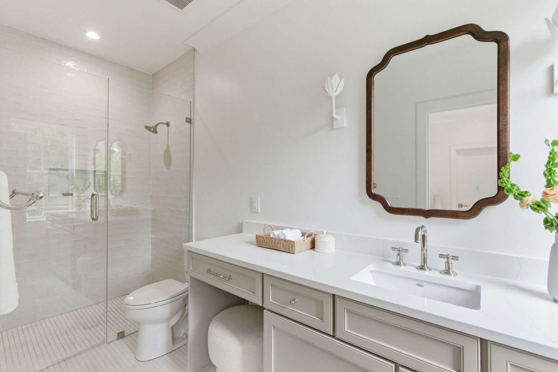 677 Ferry Street Photo 35