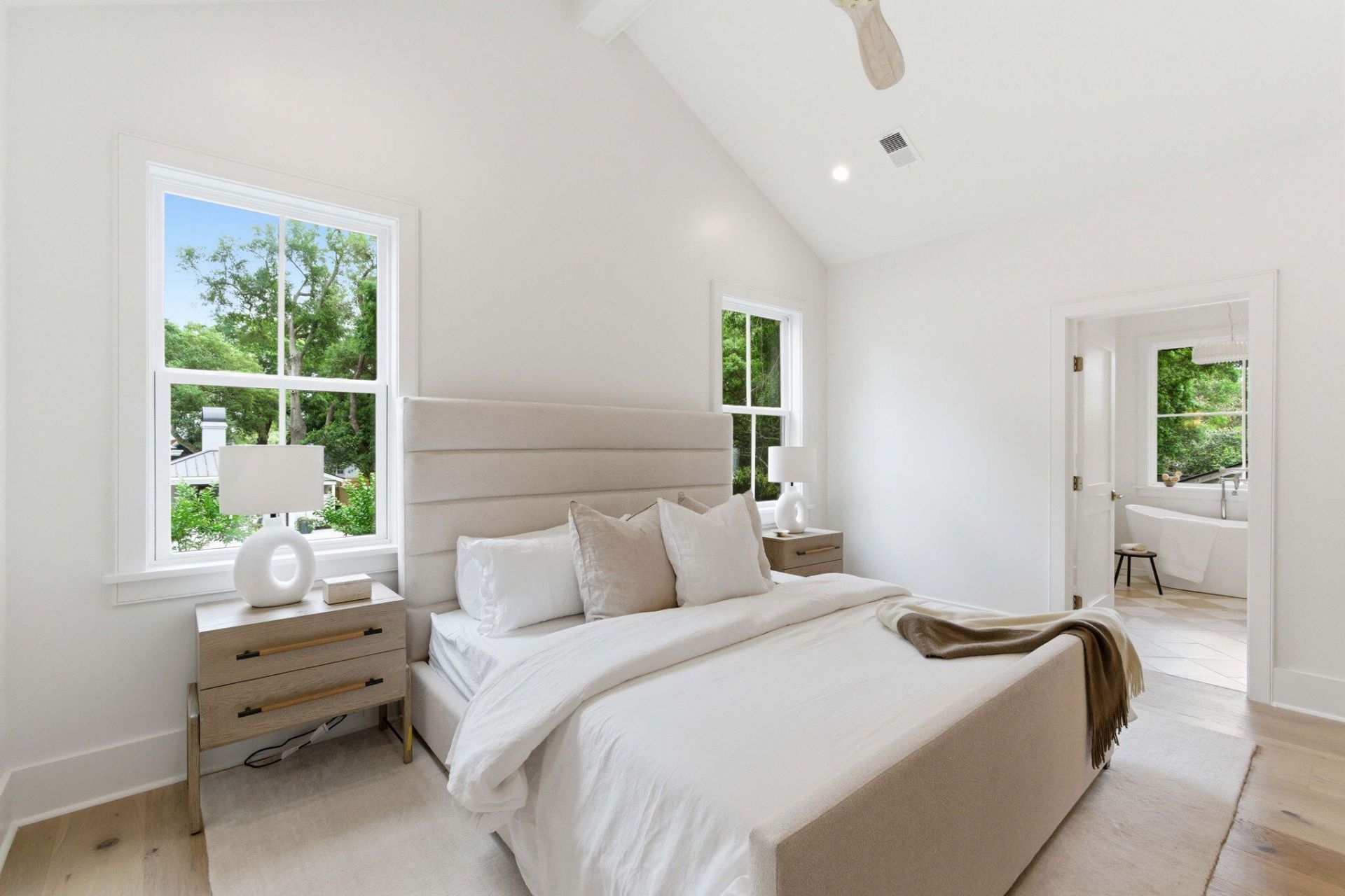 677 Ferry Street Photo 38
