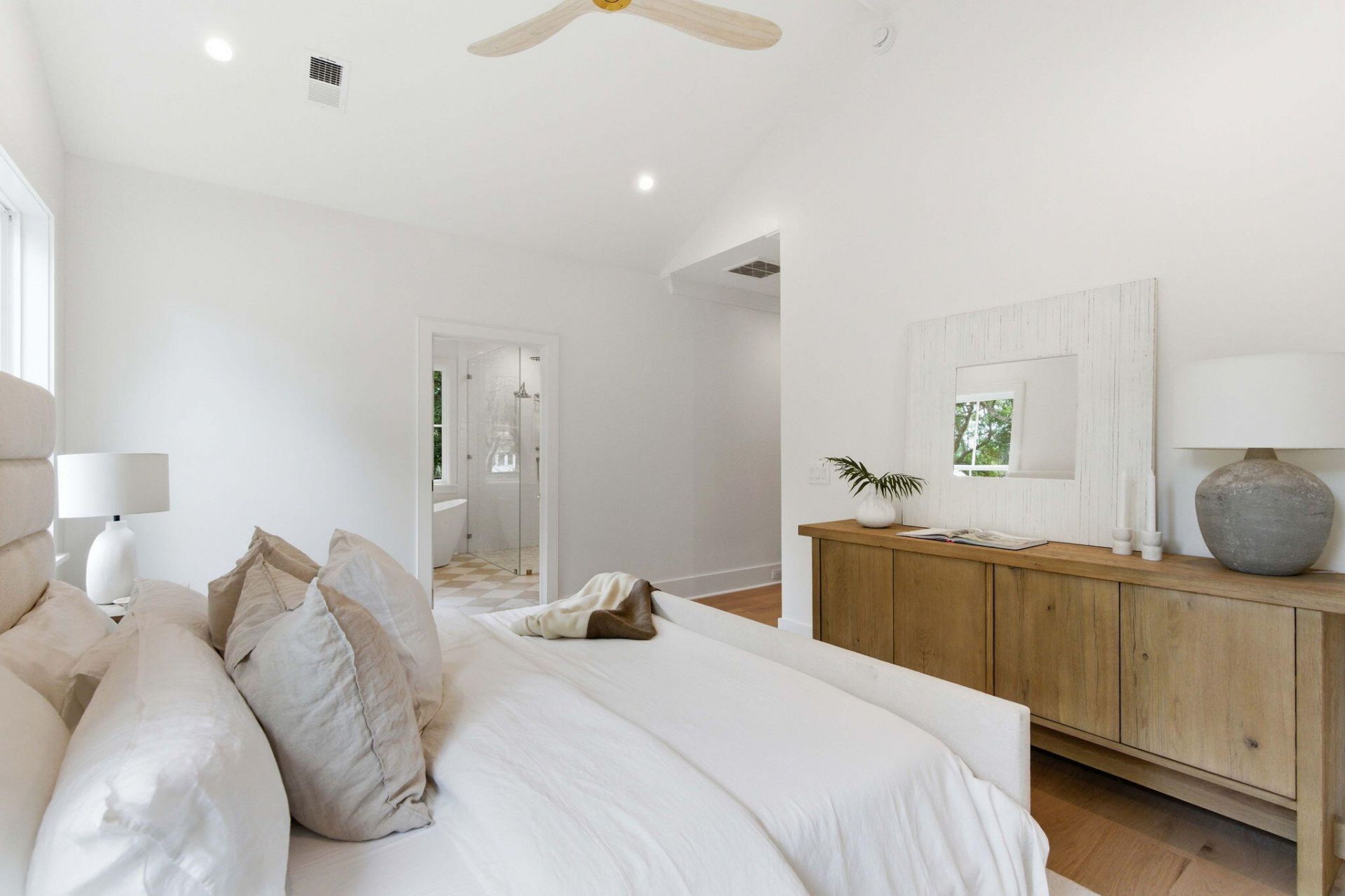 677 Ferry Street Photo 39