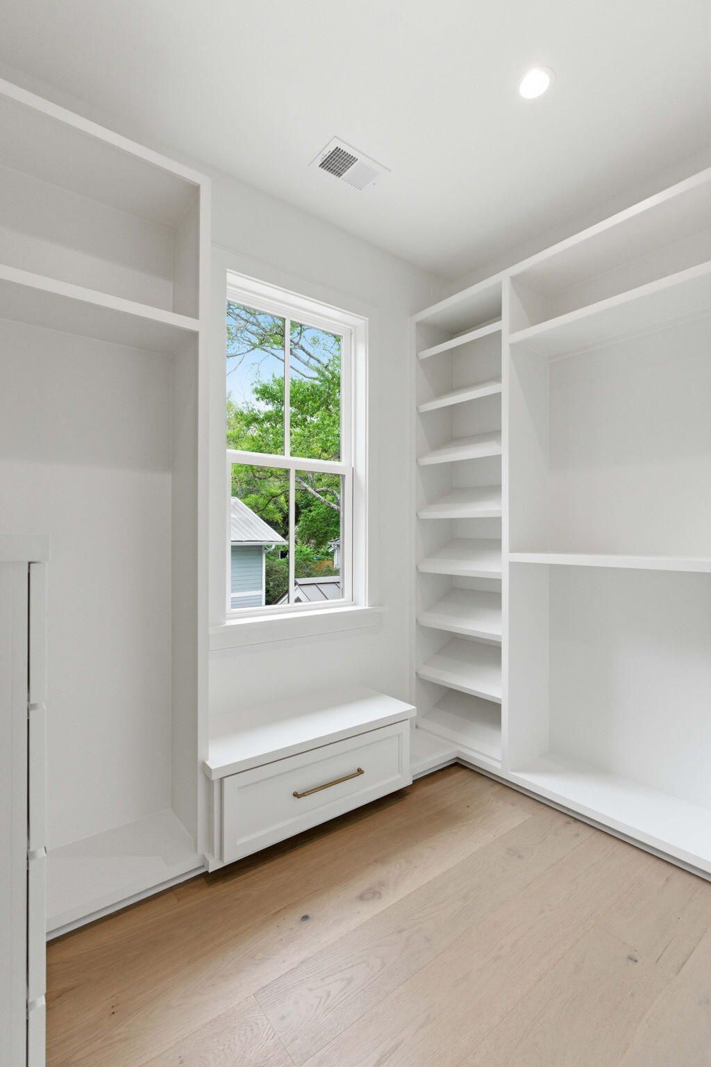 677 Ferry Street Photo 40
