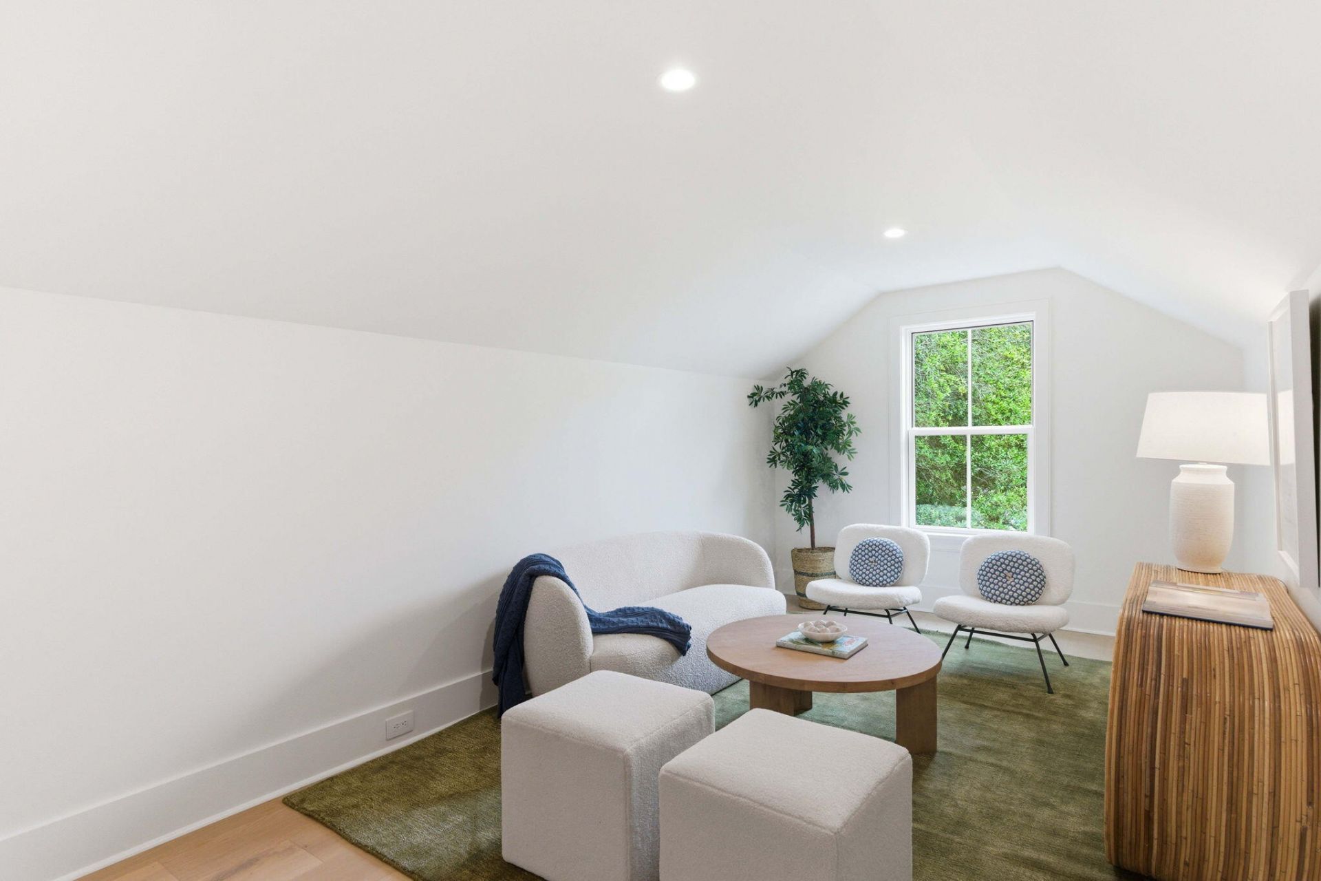 677 Ferry Street Photo 45