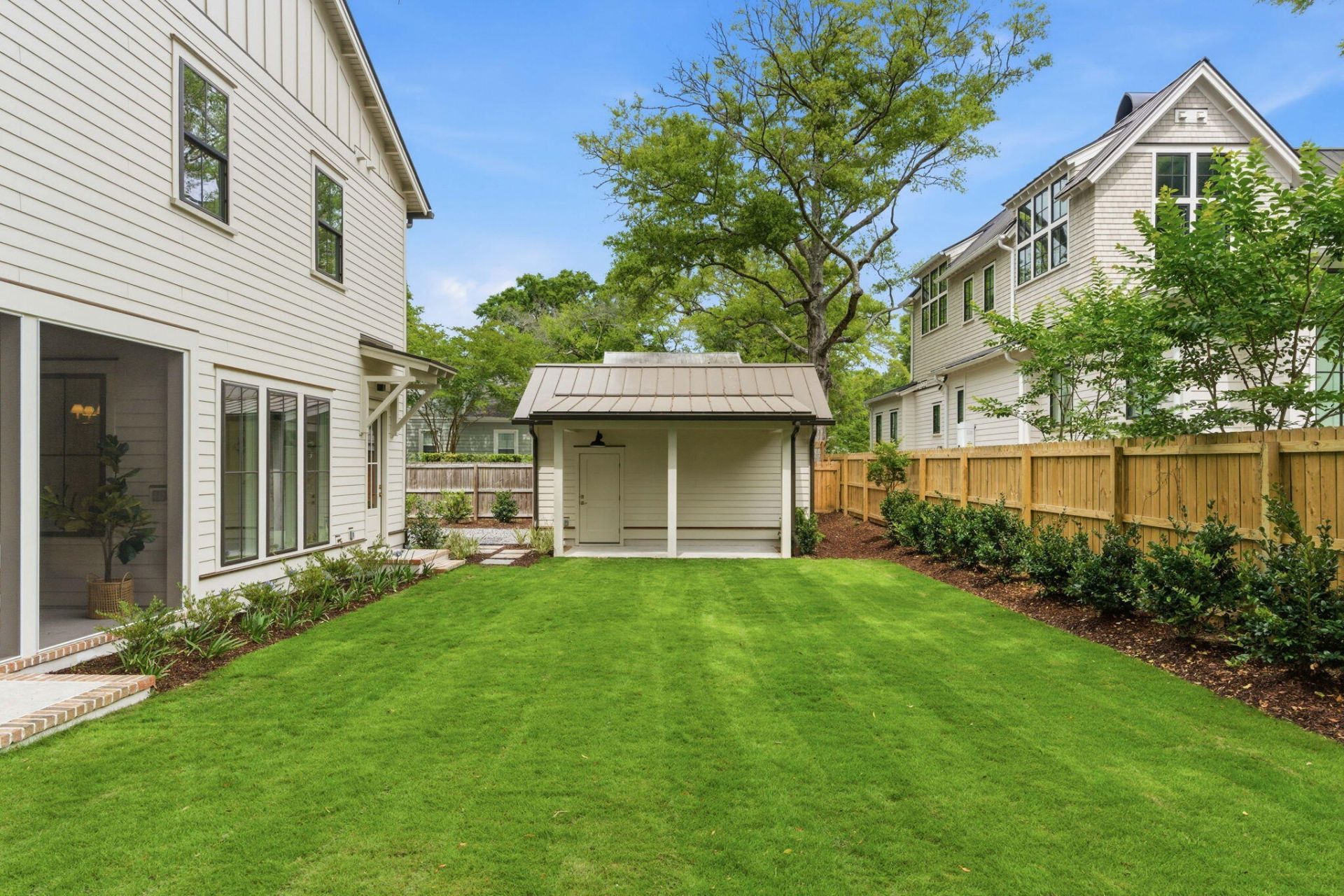 677 Ferry Street Photo 52