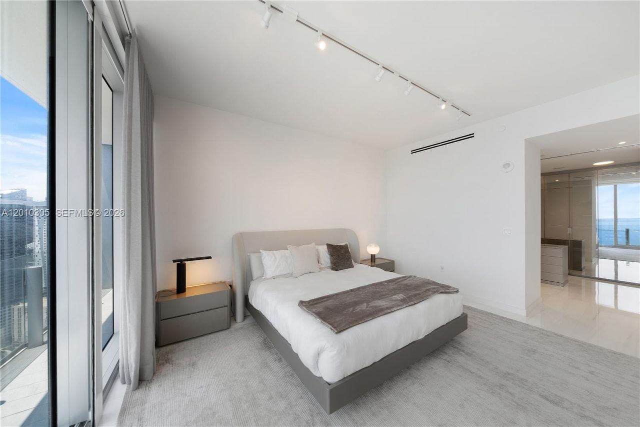 300 Biscayne Blvd Way, Unit 3503C, Miami, FL 33131 Photo