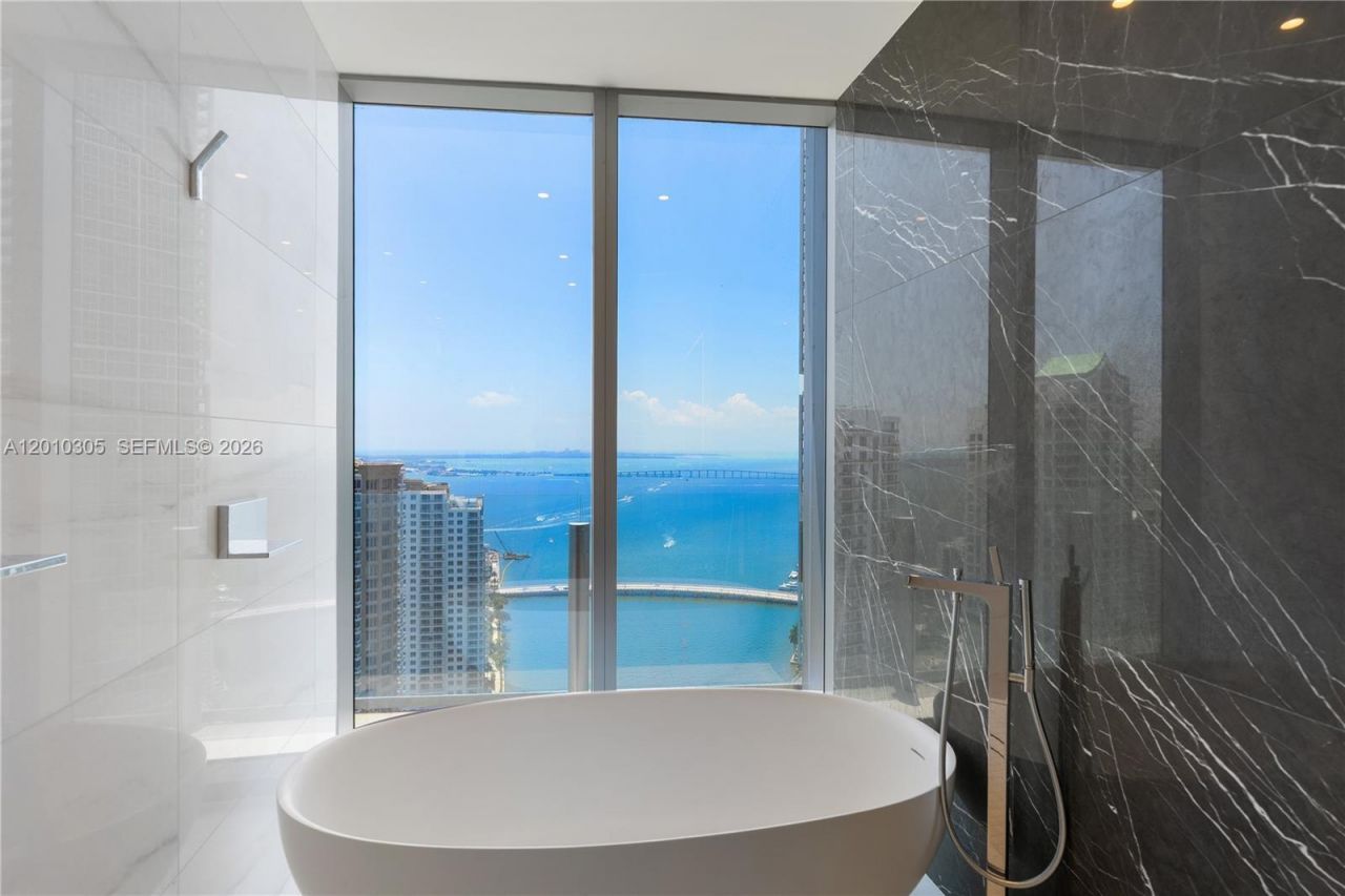 300 Biscayne Blvd Way, Unit 3503C, Miami, FL 33131 Photo