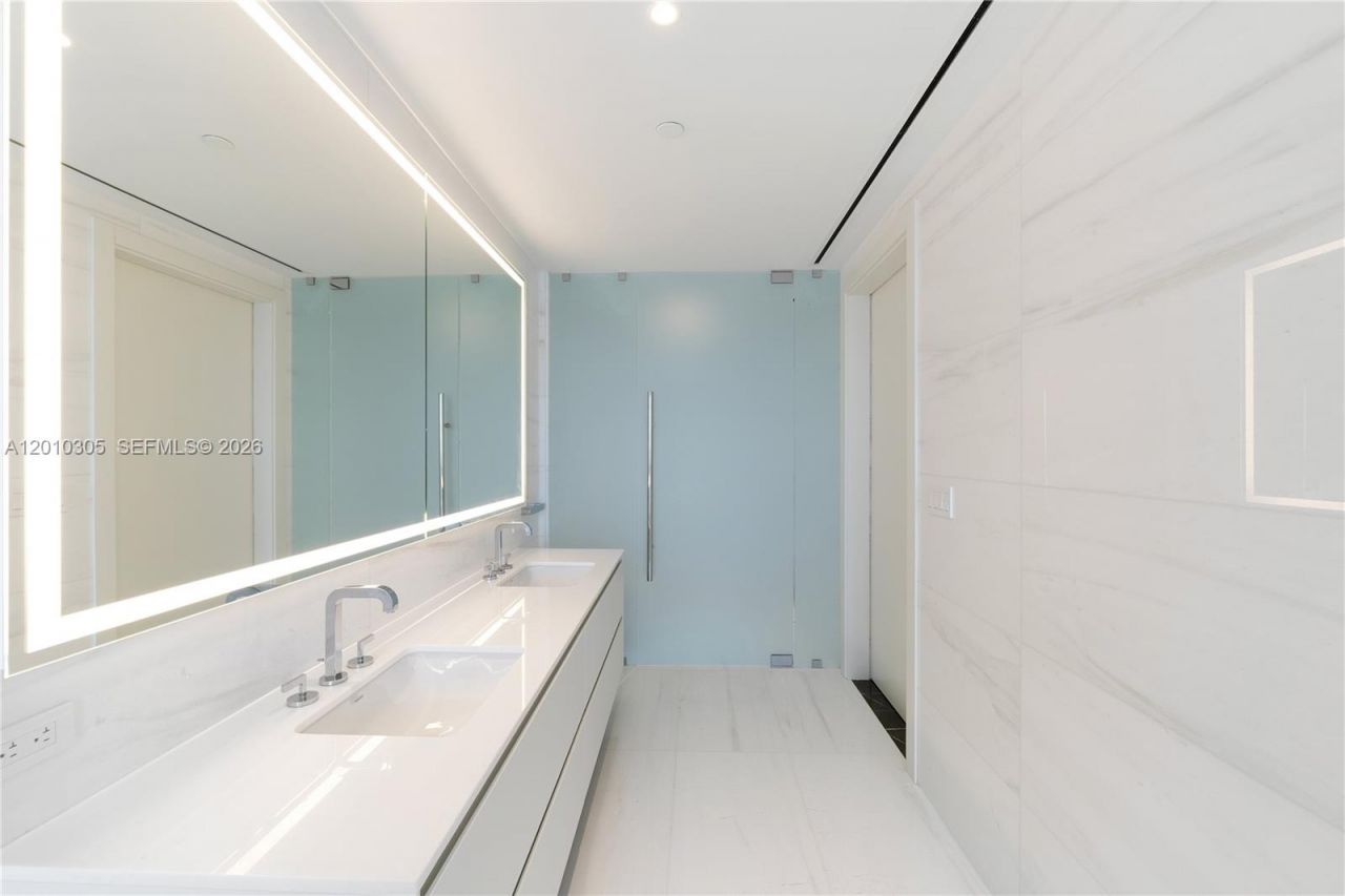 300 Biscayne Blvd Way, Unit 3503C, Miami, FL 33131 Photo