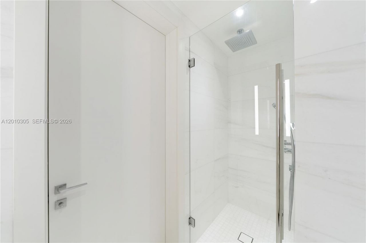 300 Biscayne Blvd Way, Unit 3503C, Miami, FL 33131 Photo