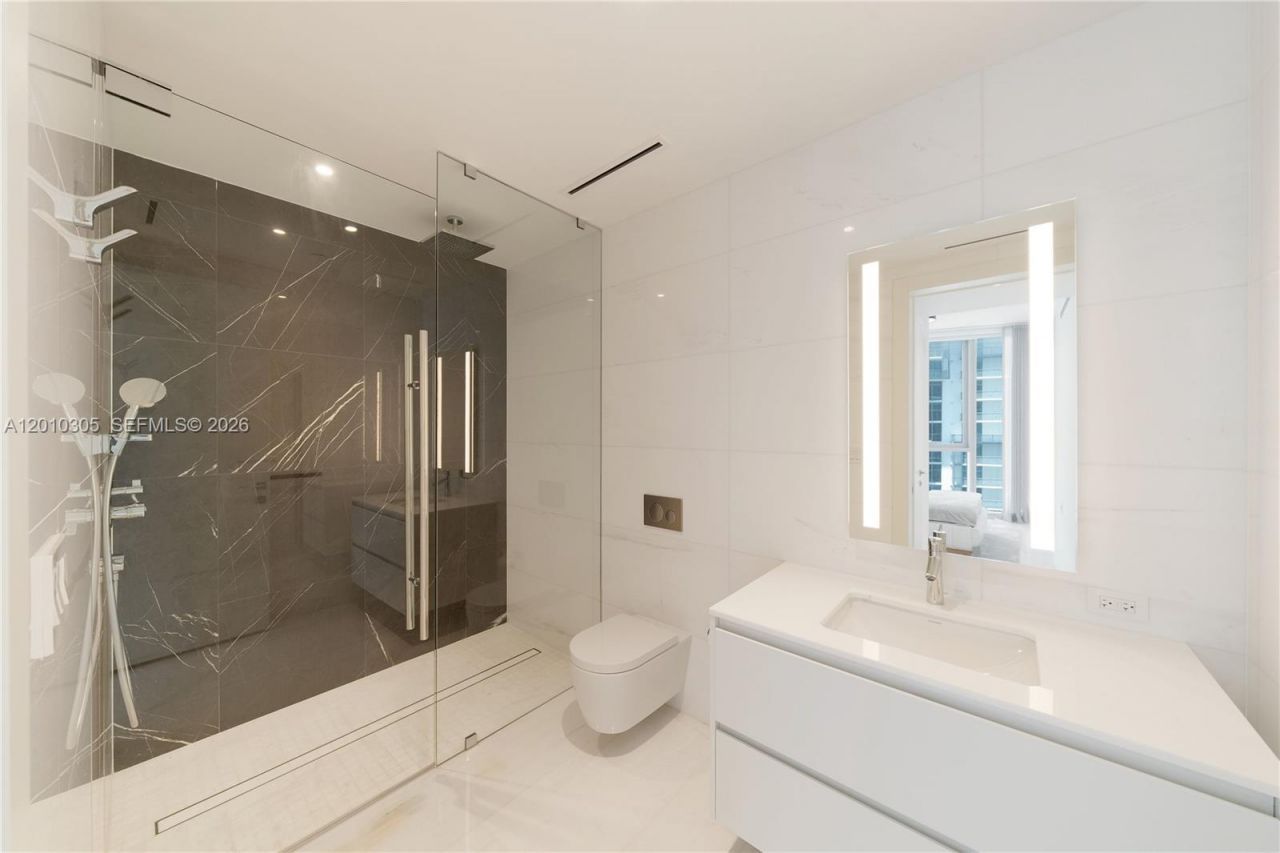 300 Biscayne Blvd Way, Unit 3503C, Miami, FL 33131 Photo