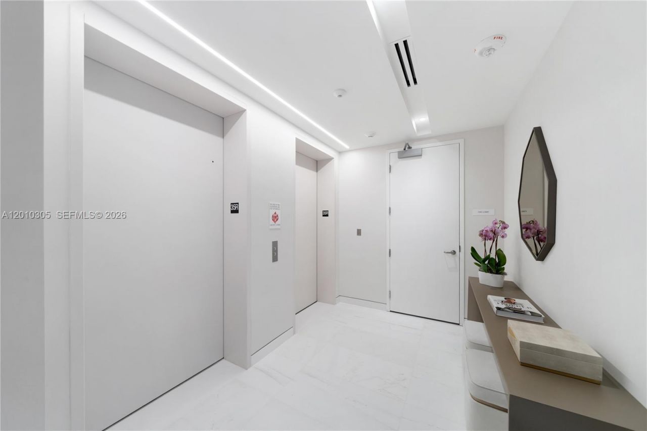 300 Biscayne Blvd Way, Unit 3503C, Miami, FL 33131 Photo
