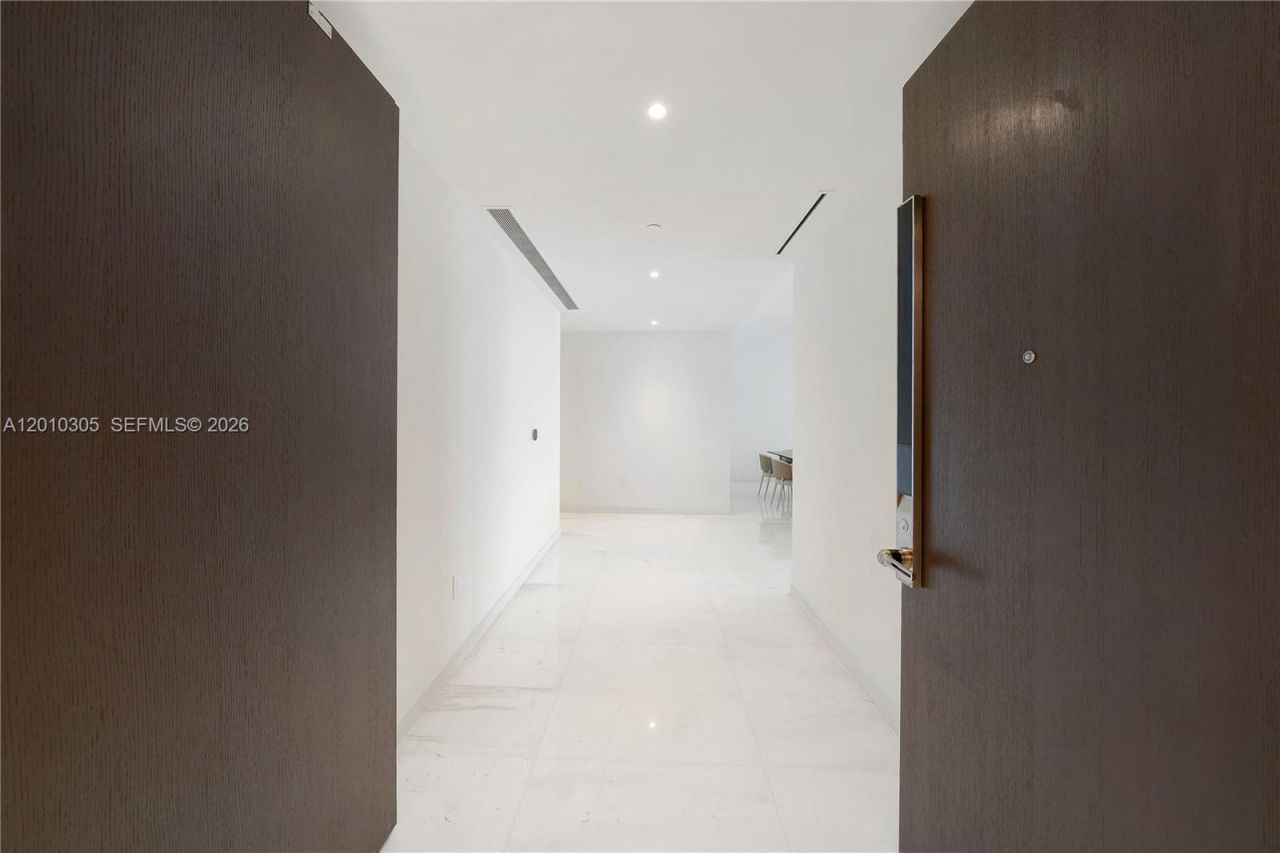300 Biscayne Blvd Way, Unit 3503C, Miami, FL 33131 Photo