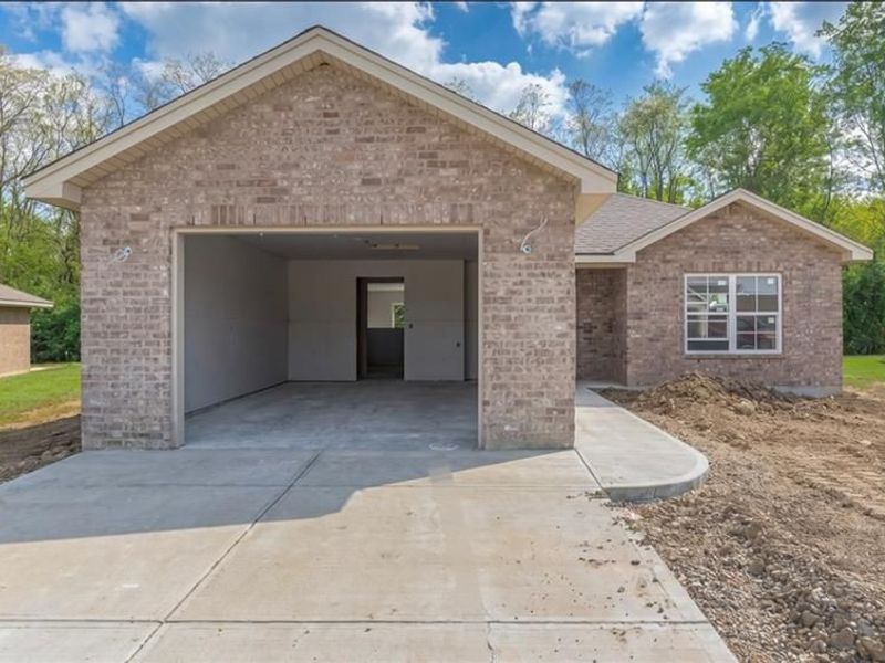 137 Pebble Creek Drive, Eaton, OH 45320 Photo 1