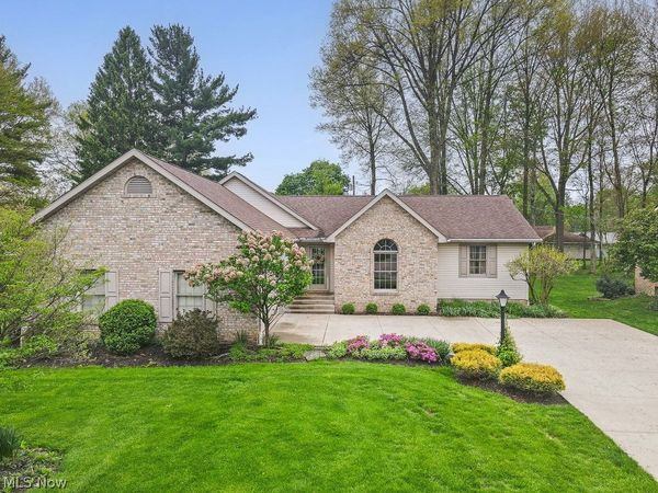 392 Maplewood Drive , Alliance, OH 44601