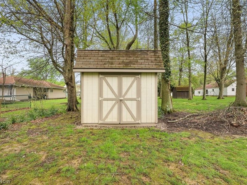 392 Maplewood Drive, Alliance, OH 44601 Photo 34