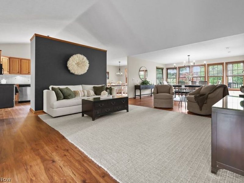 392 Maplewood Drive, Alliance, OH 44601 Photo 7