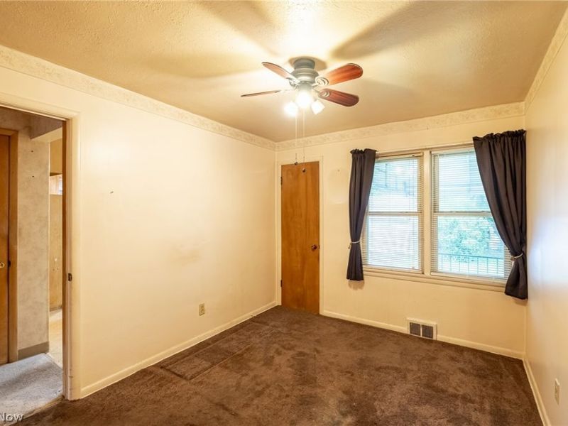 9609 Alexander Road, Garfield Heights, OH 44125 Photo 16