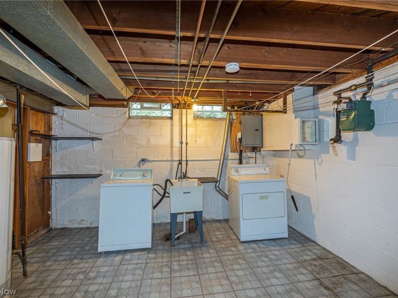 9609 Alexander Road, Garfield Heights, OH 44125 Photo 25