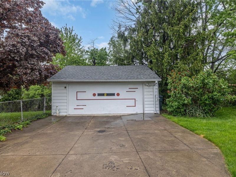 9609 Alexander Road, Garfield Heights, OH 44125 Photo 27