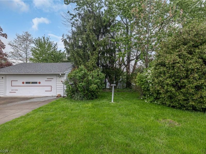 9609 Alexander Road, Garfield Heights, OH 44125 Photo 28