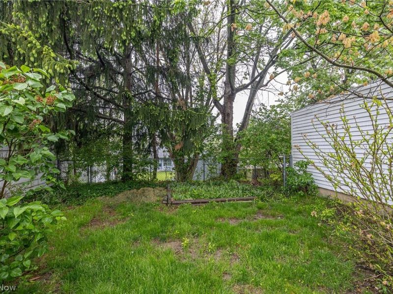 9609 Alexander Road, Garfield Heights, OH 44125 Photo 29