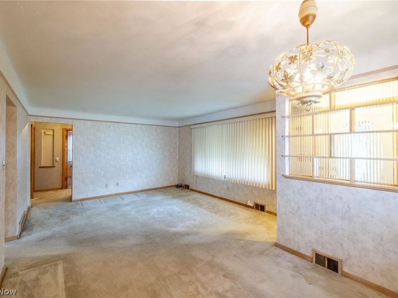 9609 Alexander Road, Garfield Heights, OH 44125 Photo 6